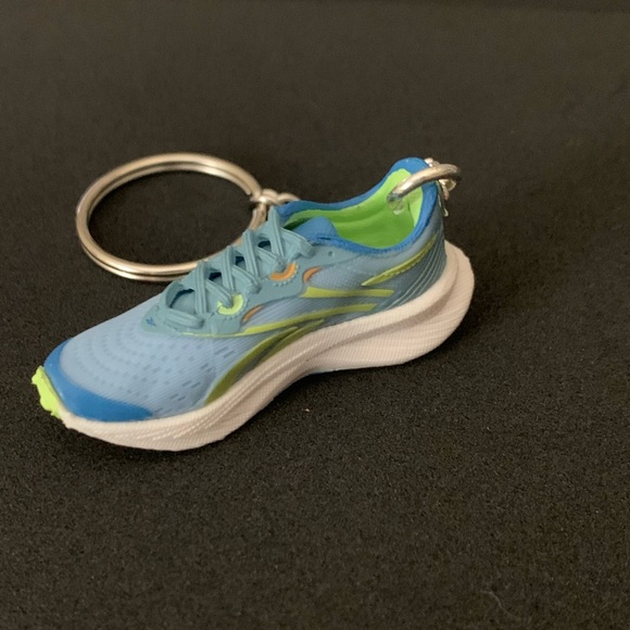 Reebok Floatride Energy 5 Sneaker Keychains - Available Left & Right - Picture 5 of 10